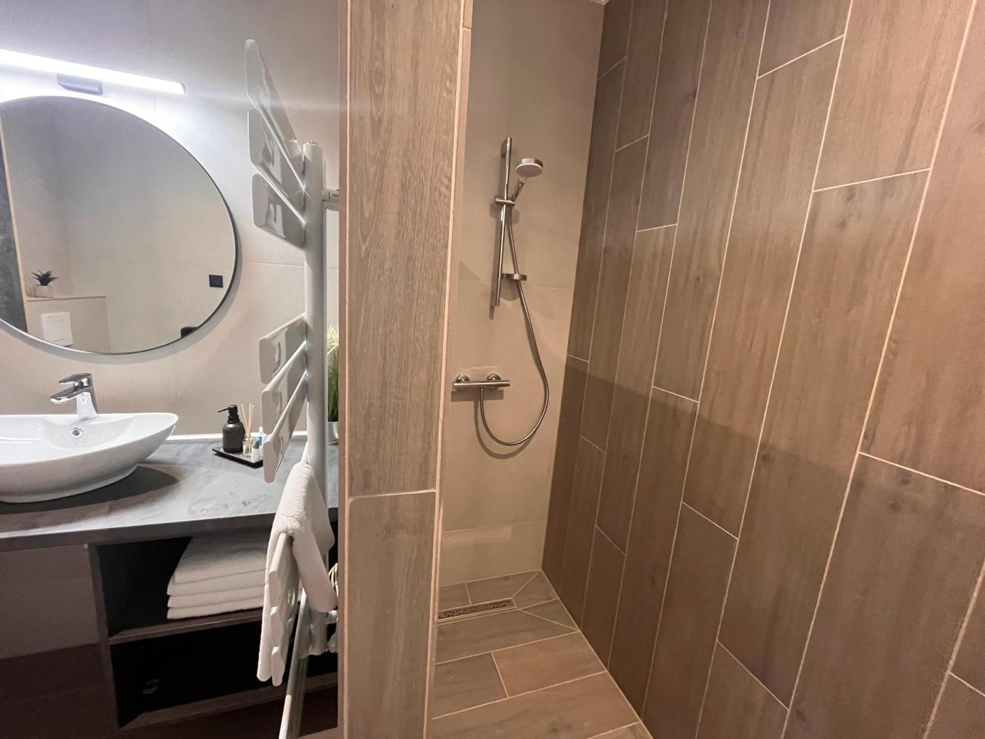 Varkapu Apartmanok 2 Gyula Esterno foto
