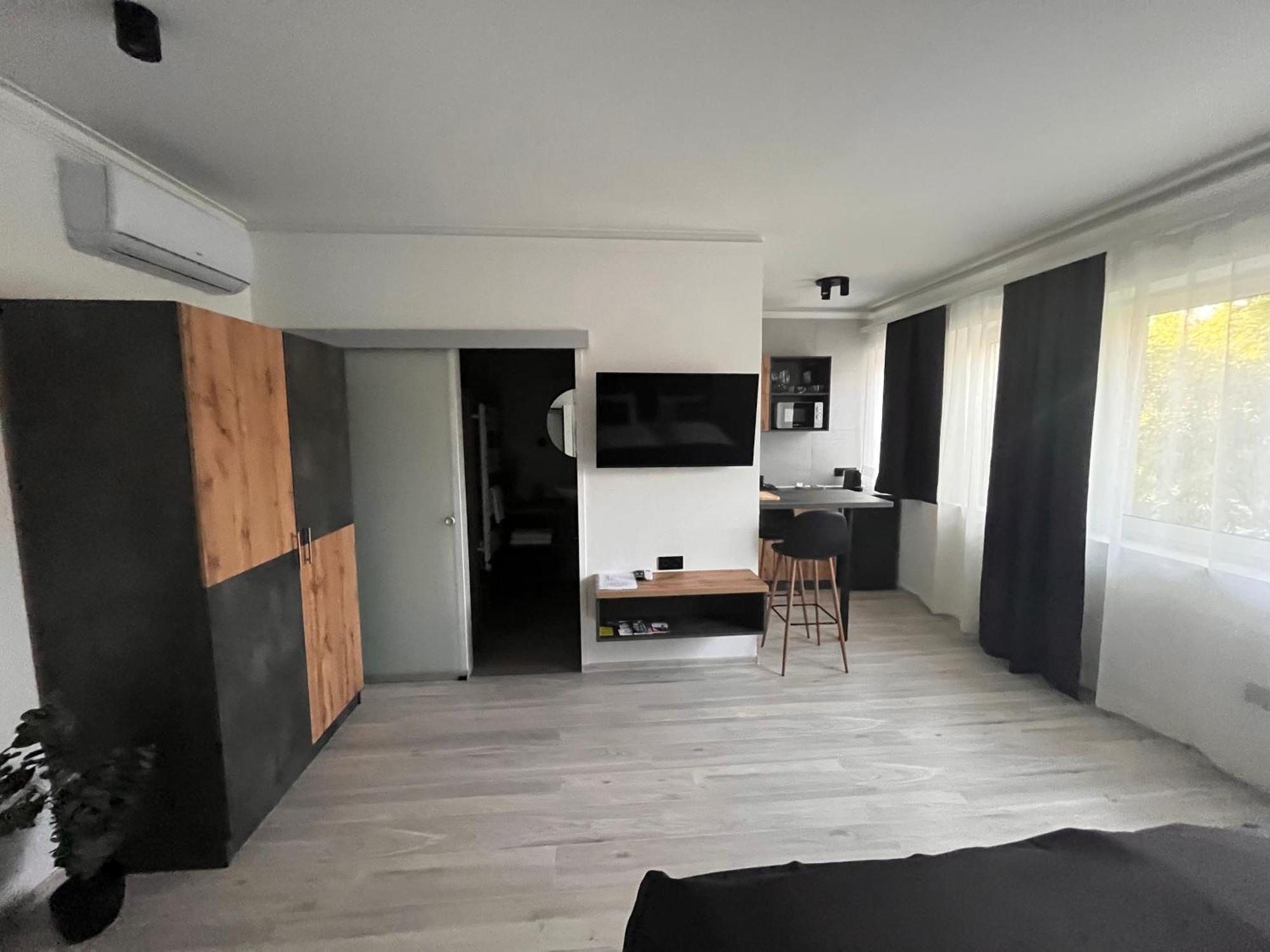 Varkapu Apartmanok 2 Gyula Esterno foto